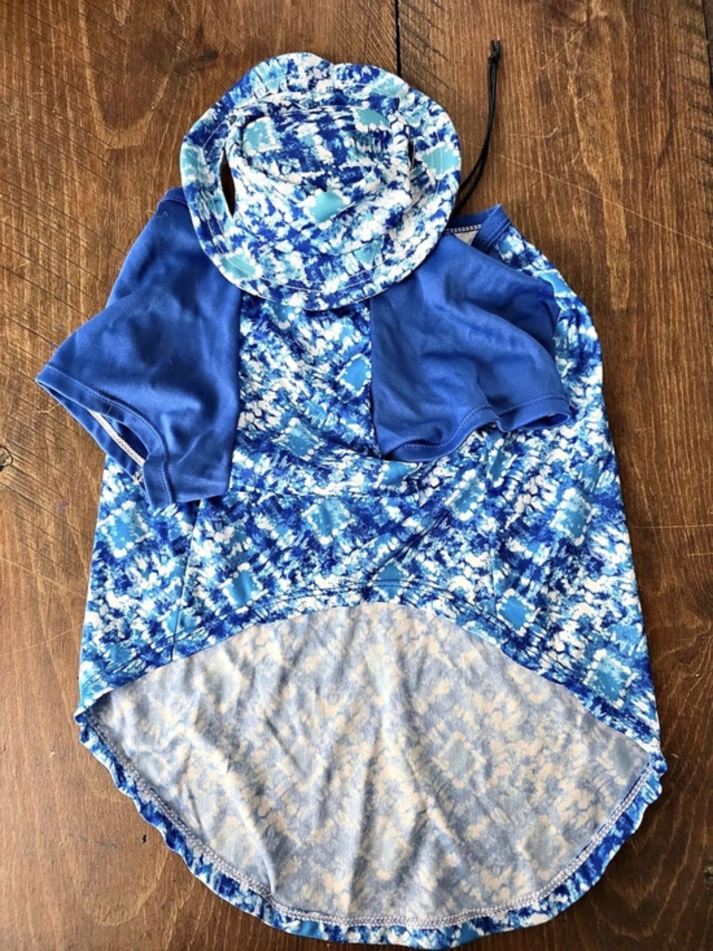 Vibrant Life Blue & White Doggy Sunshirt And Floppy Hat Size Medium